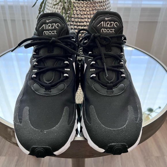 Women’s Nike air max 270 react Sneakers 👟 - Picture 3 of 8